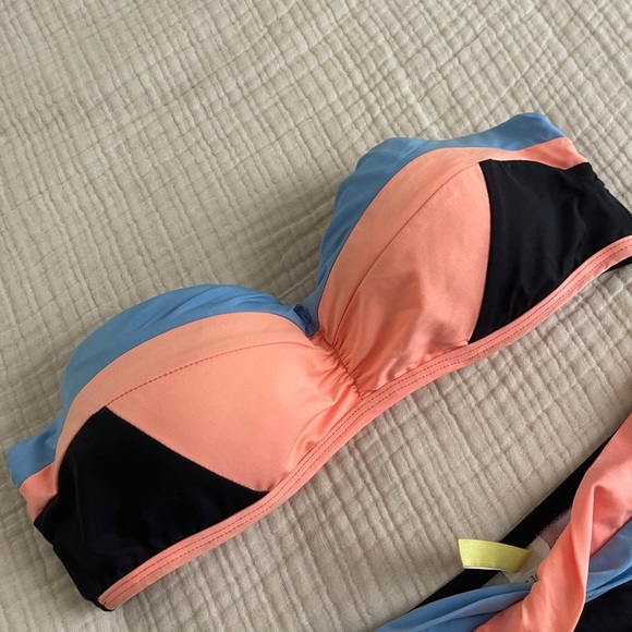 Gianni Bini Colorblock Bikini Set - Black, Blue, and Pink size S/M - Picture 3 of 10